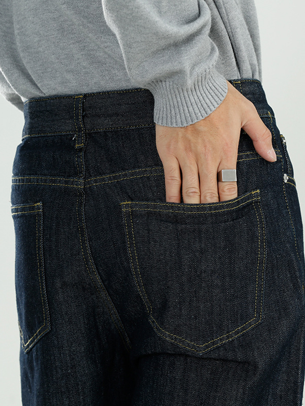 Herren-Jeans im Black Line Design mit geradem Bein-3