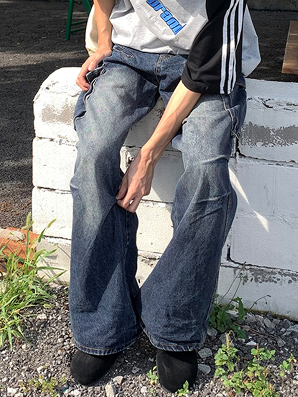 Verwaschene Herren-Cargojeans im Distressed-Look mit seitlichen großen Taschen-3