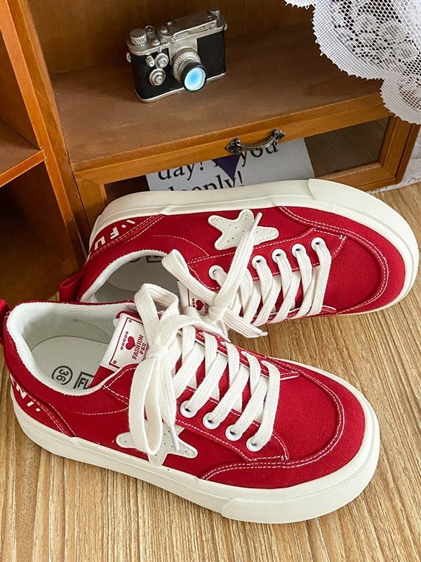 Flache Sneaker mit Stern-Alphabet-4