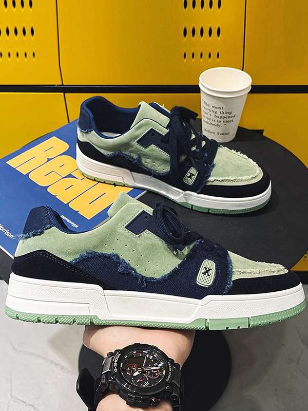 Herren-Sneaker mit kontrastierendem Einsatz und rohem Rand-2